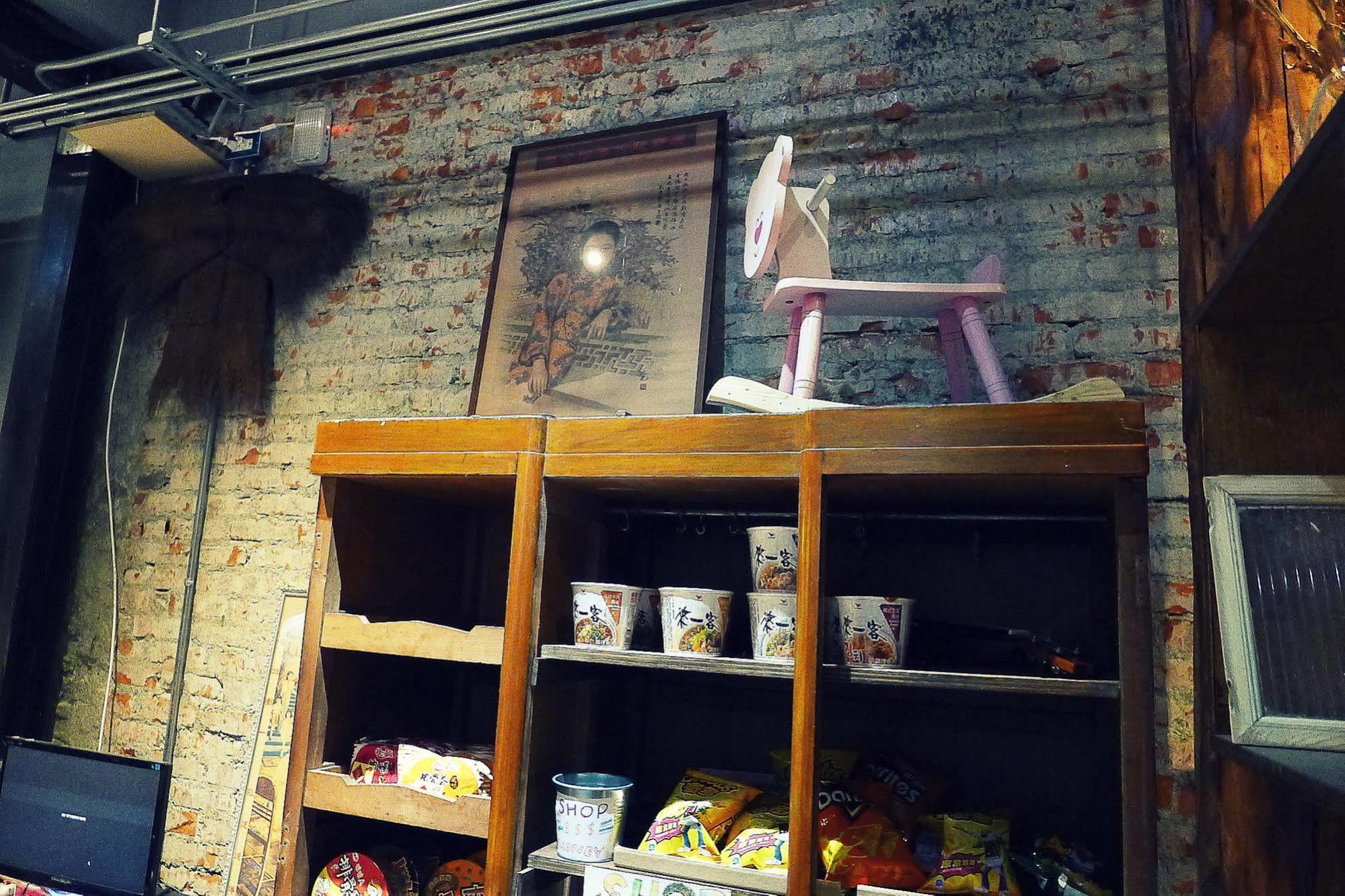 Fuqi Hostel - Heping Tainan Luaran gambar